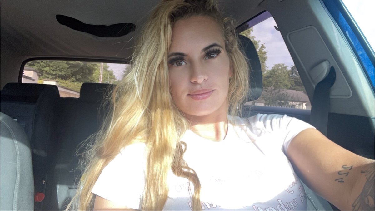 DanLucie2's tweet photo. Busy busy babes xo https://t.co/5it5lFE4qC