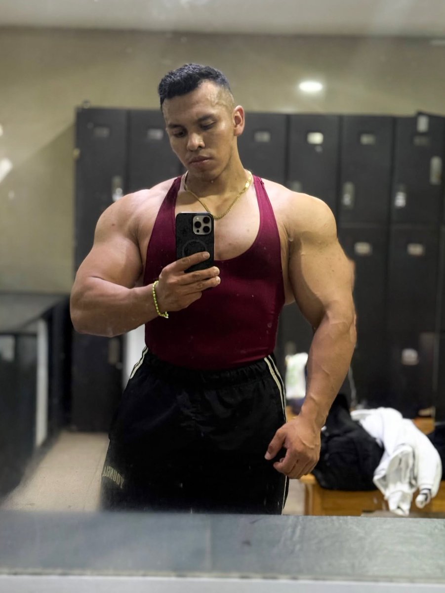 MuscleProjectMx's tweet photo. Espectaculares biceps https://t.co/pVKbjGO8G0