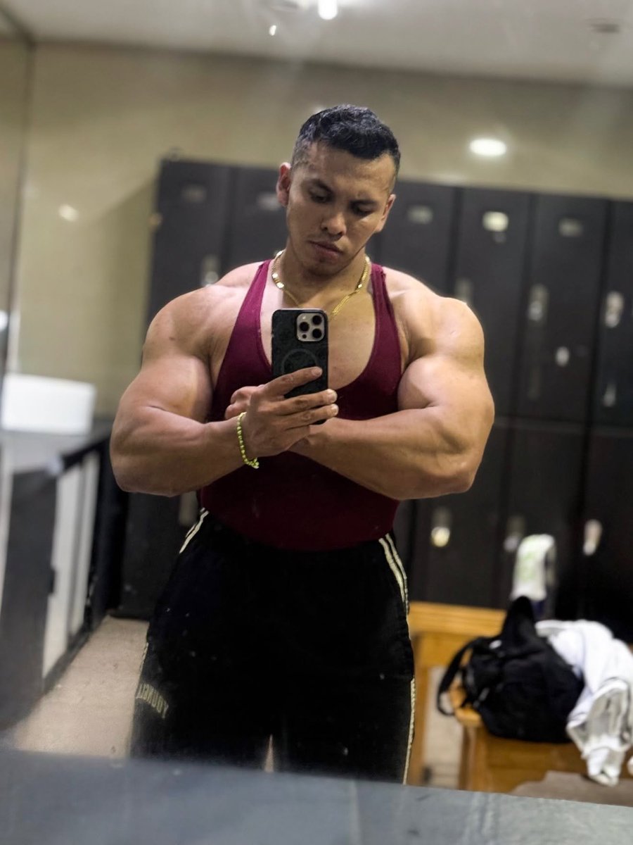 MuscleProjectMx's tweet photo. Espectaculares biceps https://t.co/pVKbjGO8G0