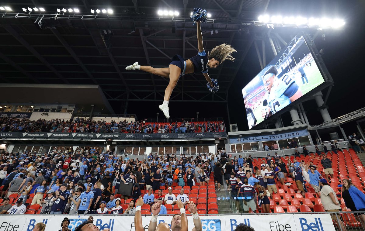SteveRussell's tweet photo. Eight games into the season, the Toronto Argonauts hosted their home opener against the Calgary Stampeders.
#CFL #CanadianFootballLeague #Football https://t.co/yHRLyaUGHk