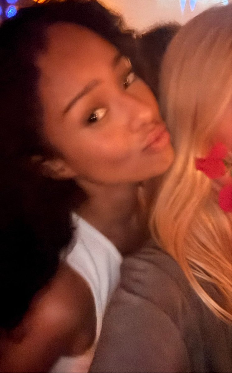 sarpongwinters's tweet photo. #AMOR #CACHOS #AFROLOVE #NIGGAYURI #NEEDTHAT https://t.co/FLdlswmVe0