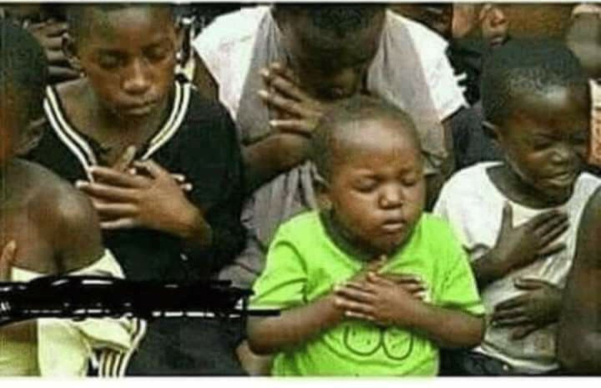 DazylingQueen's tweet photo. A moment of silence to those who don't like me but still check my page on a daily basis... 😹😹 https://t.co/VKYEH6TSaQ