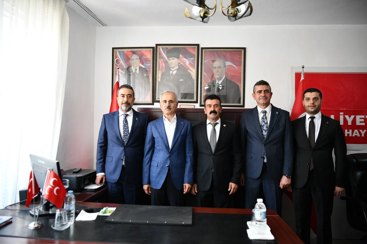 AkpartiAnkara's tweet photo. İl Başkanımız Sn. @hakanhanozcan, Ulaştırma ve Altyapı Bakanımız Sn. @a_uraloglu ile birlikte, Milliyetçi Hareket Partisi Haymana İlçe Başkanlığı'nı ziyaret ettiler. https://t.co/XNYy2zCp81