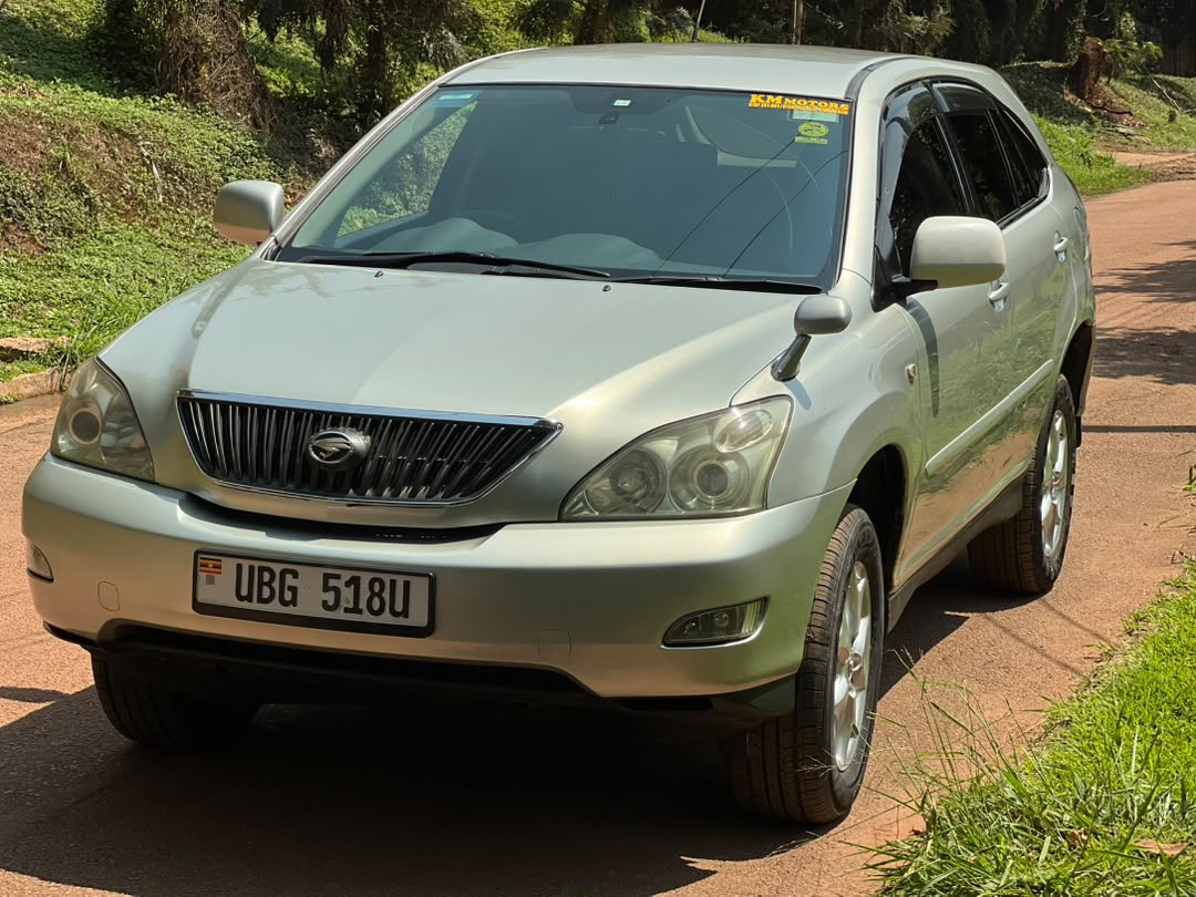 SRMMotorsuganda's tweet photo. ✅Harrier 2008
⚙️Engine: 2.4Cc
✅Sparkling Clean
💵35M UGX
☎️0752647403 https://t.co/UWGl4WJxNZ