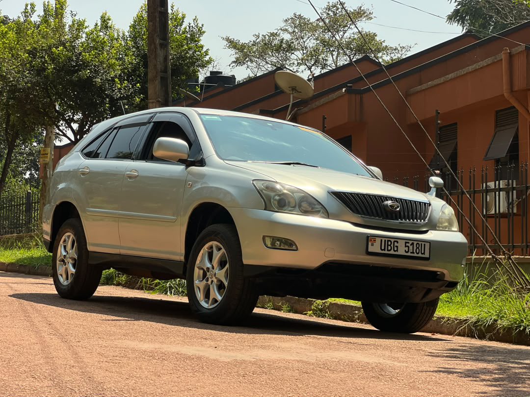 SRMMotorsuganda's tweet photo. ✅Harrier 2008
⚙️Engine: 2.4Cc
✅Sparkling Clean
💵35M UGX
☎️0752647403 https://t.co/UWGl4WJxNZ