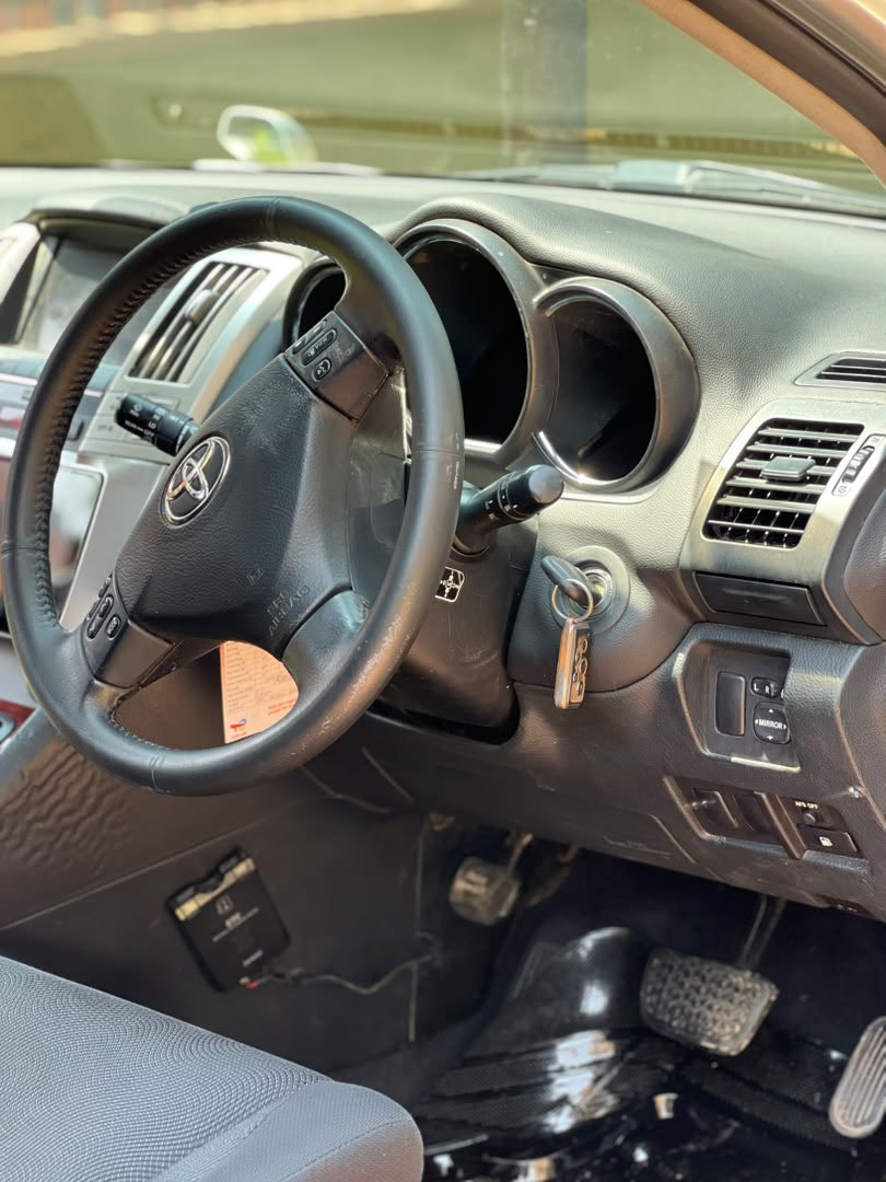SRMMotorsuganda's tweet photo. ✅Harrier 2008
⚙️Engine: 2.4Cc
✅Sparkling Clean
💵35M UGX
☎️0752647403 https://t.co/UWGl4WJxNZ