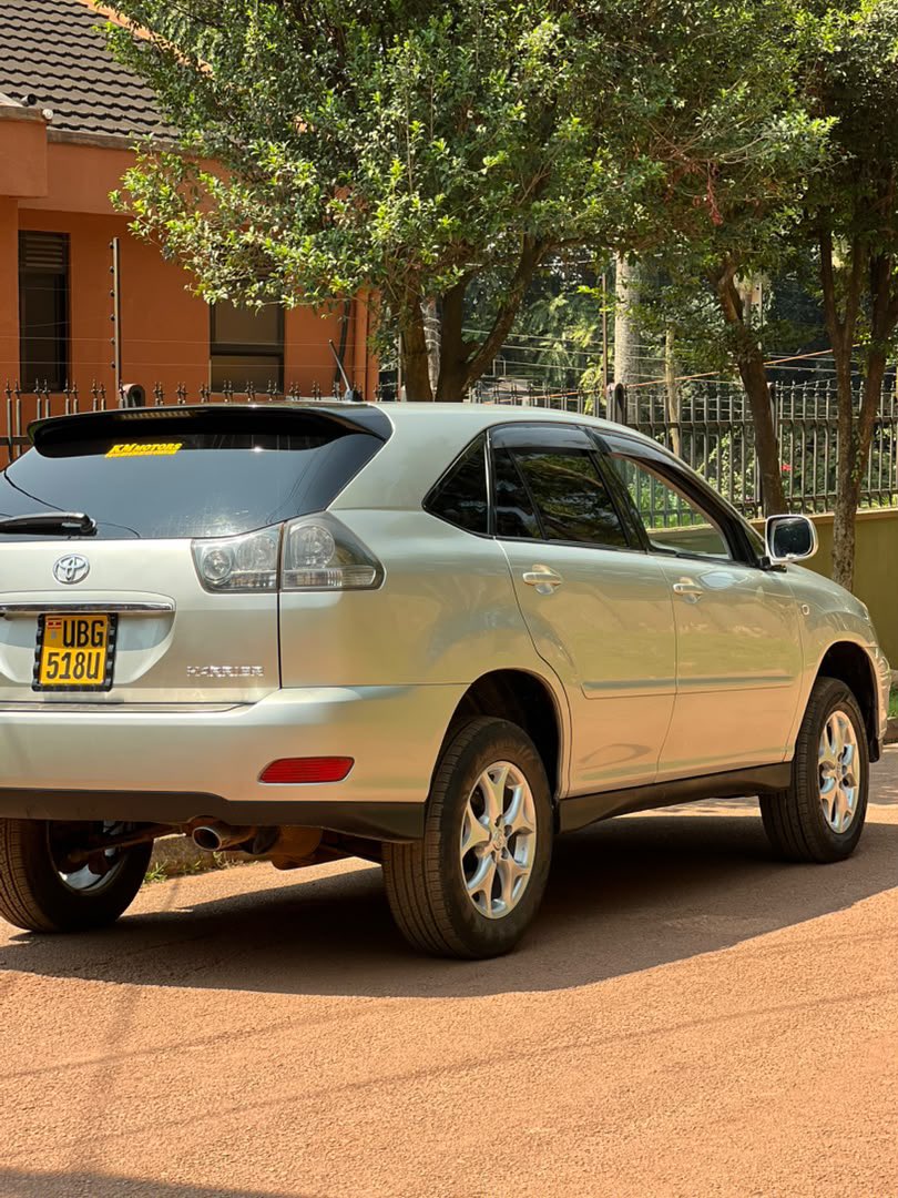 SRMMotorsuganda's tweet photo. ✅Harrier 2008
⚙️Engine: 2.4Cc
✅Sparkling Clean
💵35M UGX
☎️0752647403 https://t.co/UWGl4WJxNZ