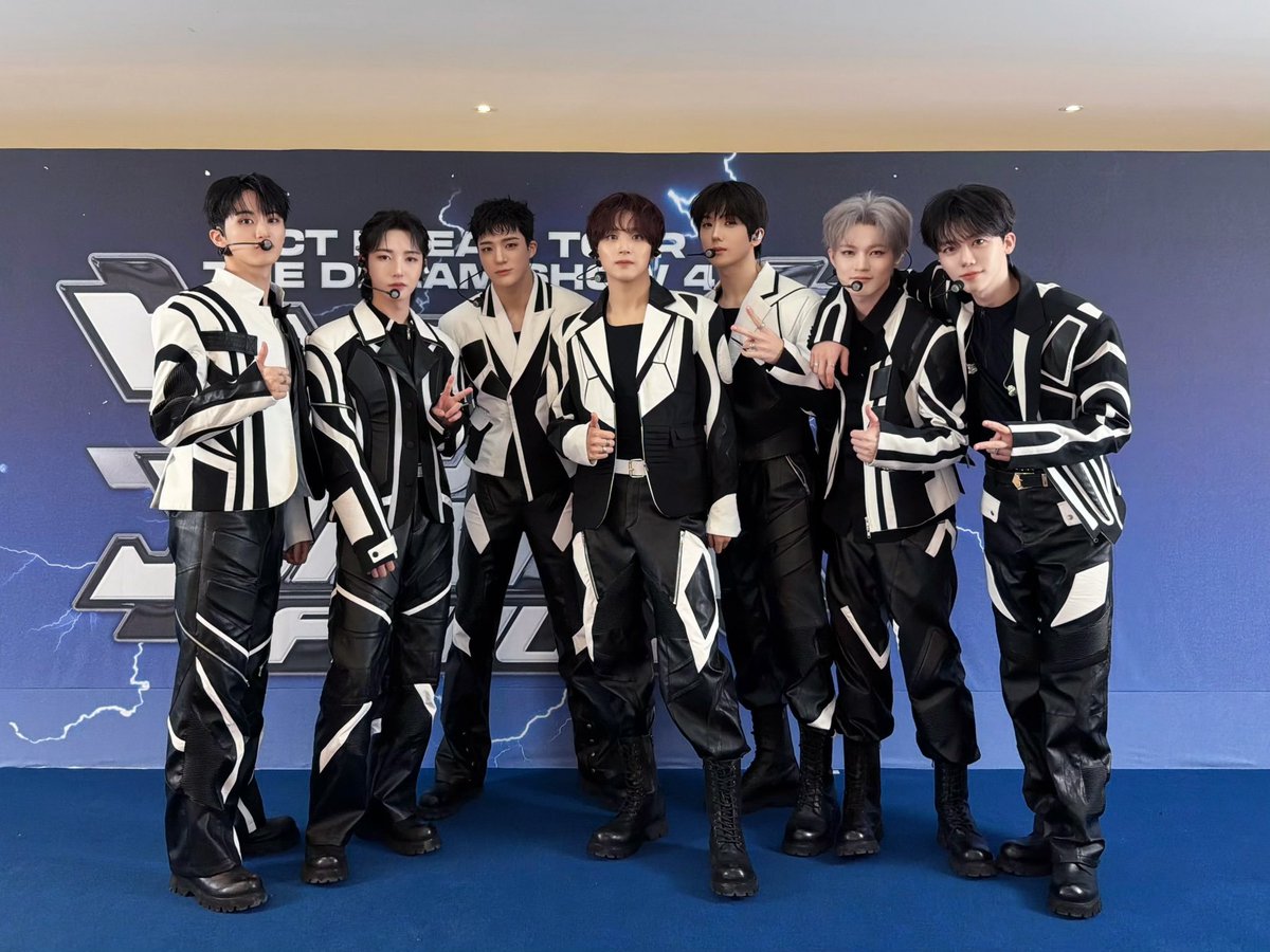 0825ICONS's tweet photo. giselle looking like she's gonna perform with nct dream at tds4 😭 https://t.co/pyo6hNEX9j