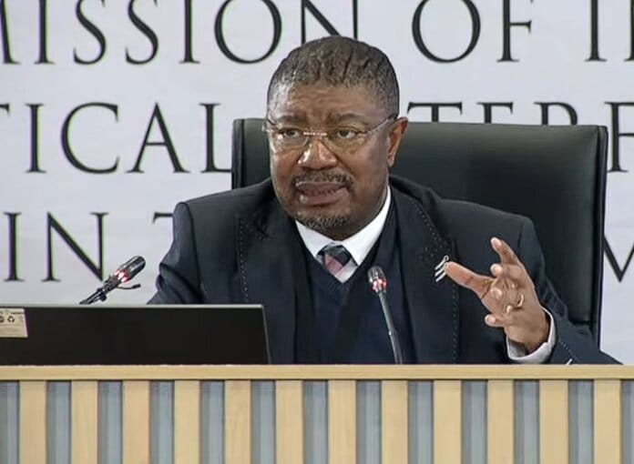 centralnewsza's tweet photo. 🔴IDAC’s Matthews Sesoko Admits Involvement In Controversial Operation Diversion Probe🔴

Pretoria – Investigating Directorate Against Corruption (IDAC) Head of Investigations and Operations Matthews Sesoko has admitted to the Madlanga Commission that he was involved throughout the controversial Operation Diversion investigation.

Read more⬇️⬇️⬇️

https://t.co/PIRJFLDfsl

#IDAC #centralnews