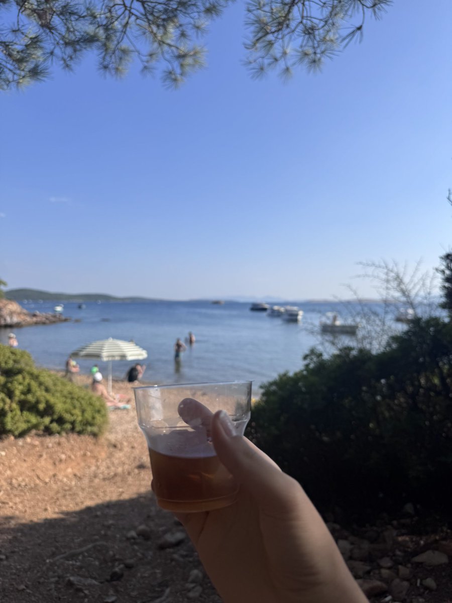 pin0o5's tweet photo. 🥃🍒 https://t.co/vrIRxGD5Zq