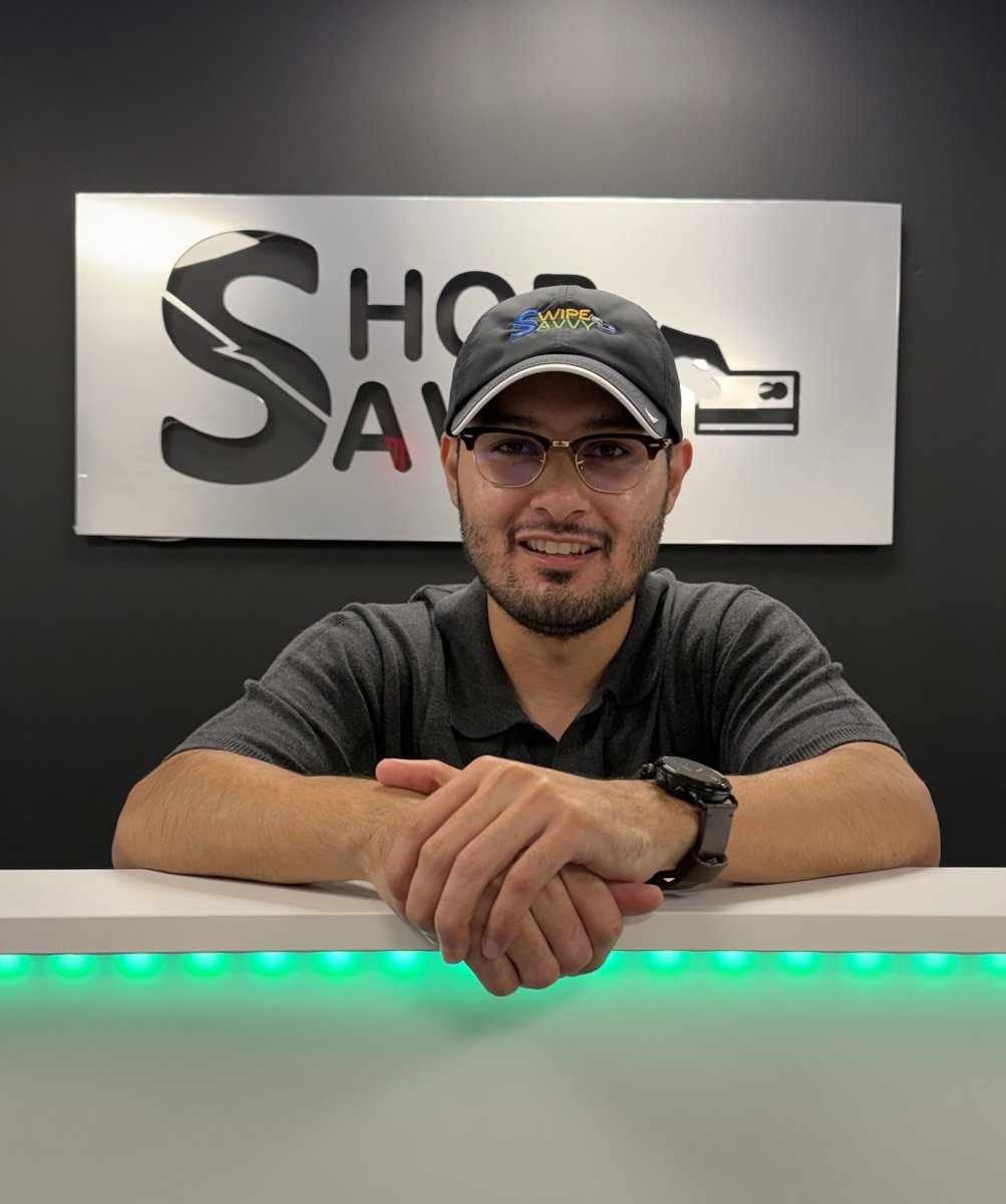 swipe_savvy's tweet photo. Welcome to Swipe Savvy, Ulises Tamayo! 🚀
Ulises joins us as a Software Developer, bringing 10+ years of restaurant business operations experience combined with Full Stack skills from Valencia College &amp; Nucamp Bootcamp. 

Excited for the solutions he'll build! 💻

#NewHire #Tech https://t.co/HPzaXdUphS