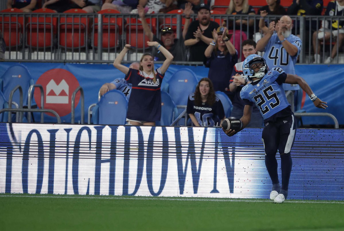 SteveRussell's tweet photo. Eight games into the season, the Toronto Argonauts hosted their home opener against the Calgary Stampeders.
#CFL #CanadianFootballLeague #Football https://t.co/yHRLyaUGHk