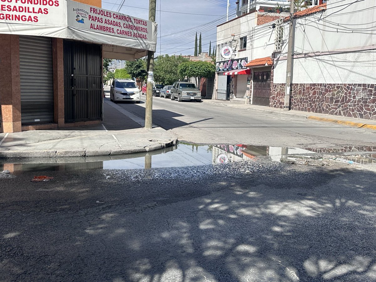 TAZIA25's tweet photo. @Interapas Av Salk esq. Kepler años así… saliendo el
Drenaje, https://t.co/ABegWvYZRo