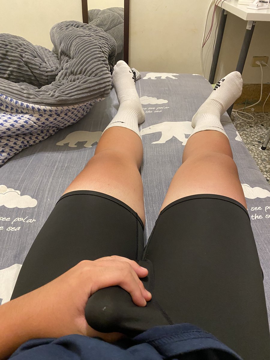 Yujk9dq's tweet photo. 这双臭到整个房间都是… #男高 #男高臭袜 #男高高弹 https://t.co/5WZVJ8LWFK