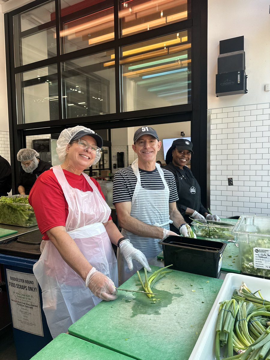 MSEFndn's tweet photo. Staff from @MSE had a great time volunteering @dcck yesterday! https://t.co/vGooKyBiW4