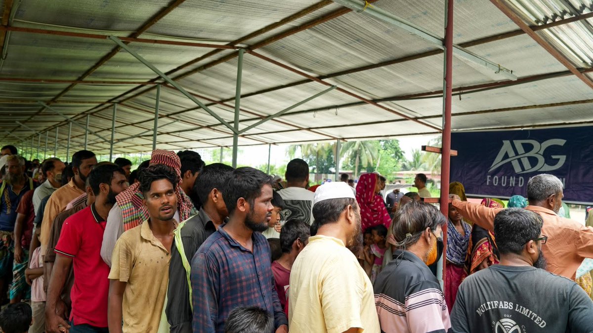 abg_foundation's tweet photo. A meal. A moment of comfort.Every Friday, Anvir Bashundhara Group Foundation stands beside those in need with a simple act of care and compassion.Every Friday. Every week. A lasting commitment to humanity.
#ABGFoundation #ABGCares #HumanityFirst #ServeHumanity #SpreadKindness https://t.co/slGt9g5To0