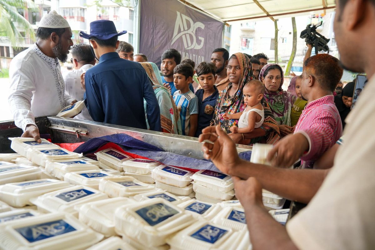 abg_foundation's tweet photo. A meal. A moment of comfort.Every Friday, Anvir Bashundhara Group Foundation stands beside those in need with a simple act of care and compassion.Every Friday. Every week. A lasting commitment to humanity.
#ABGFoundation #ABGCares #HumanityFirst #ServeHumanity #SpreadKindness https://t.co/slGt9g5To0