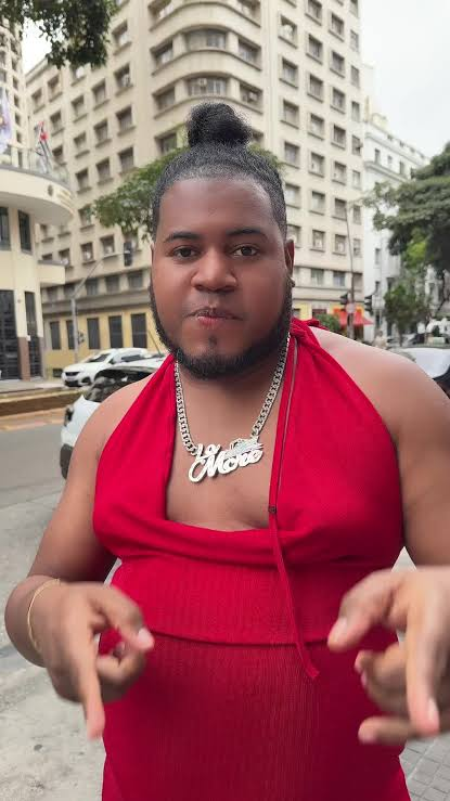 TouchlineX's tweet photo. 🚨 𝗡𝗘𝗪: Honduran first division club CD Choloma have signed 30 year old Tik Toker 'La More' as a goalkeeper for their team.

The club is going viral for signing someone without any experience in professional football. https://t.co/aPoNVJwFYl