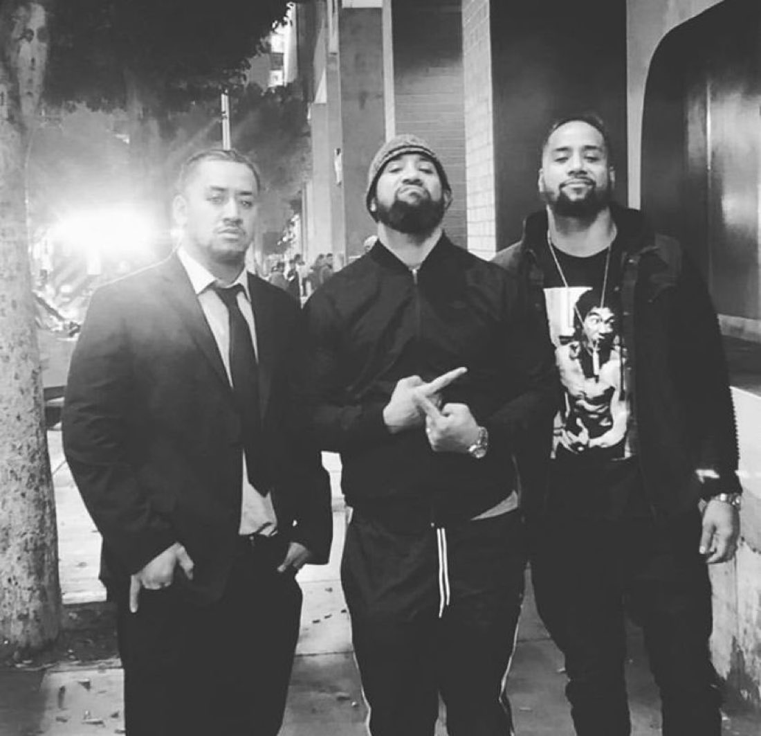 MarieDavisquee2's tweet photo. Wow the usos looks different so different ☝🏼☝🏼☝🏼❤️💖💝 https://t.co/DqJljwyp76