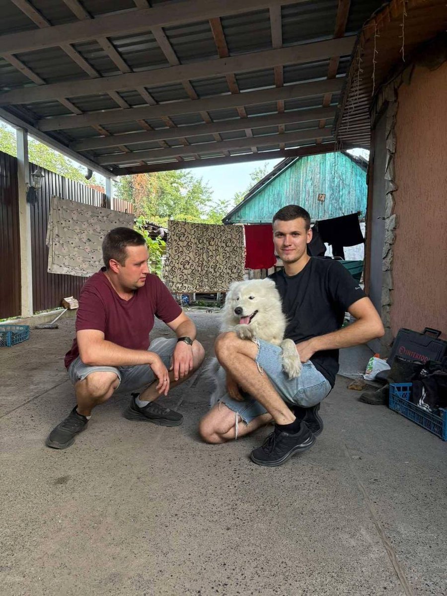 nexta_tv's tweet photo. 🫶 Nova Poshta has found the dog that its employees had previously forced out into the heat

The dog is safe now: he has been fed and will spend the night at the home of one of the company’s employees.

Tomorrow, he will be taken to a vet for a check-up and the necessary vaccinations. After that, he will go to his new loving family.