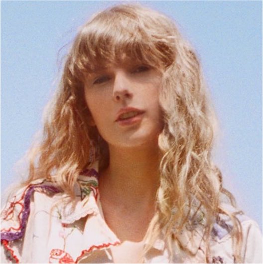 updatecultura's tweet photo. Segundo rumores, Taylor Swift deve anunciar em breve “Taylor Swift (20th Anniversary)”, a regravação de seu álbum de estreia em comemoração aos 20 anos.

O álbum já havia sido regravado antes de Taylor recuperar as masters e, segundo ela, prefere como ele soa agora. https://t.co/LqqxBL9lqg