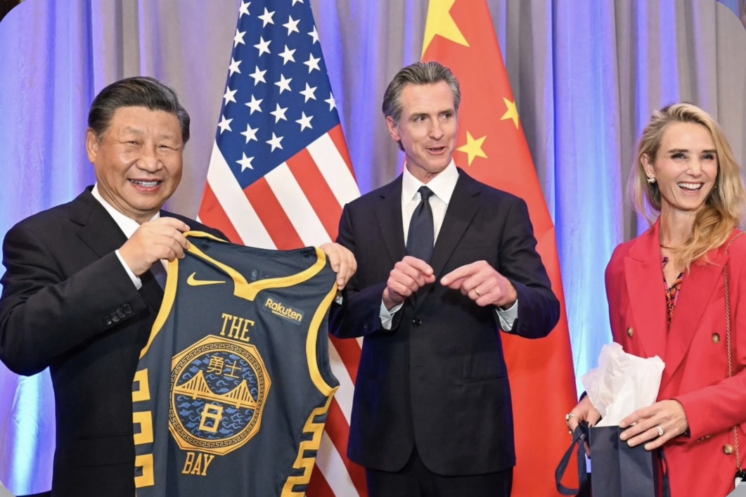 ovvieweditor's tweet photo. @CAgovernor @Cal_OES INVESTIGATIONS - INSIDER TURNS STATES EVIDENCE - PRISON.
• 6/20/26 NEWSOM CAUGHT Taking MILLIONS From Chinese Electric Car Builder BYD China as he Tries to Ban Gas Cars and Have Extremely Strict Emission Standards via the California Air Resource Board, https://t.co/6lv26ZcaIA https://t.co/7SEC1M525g