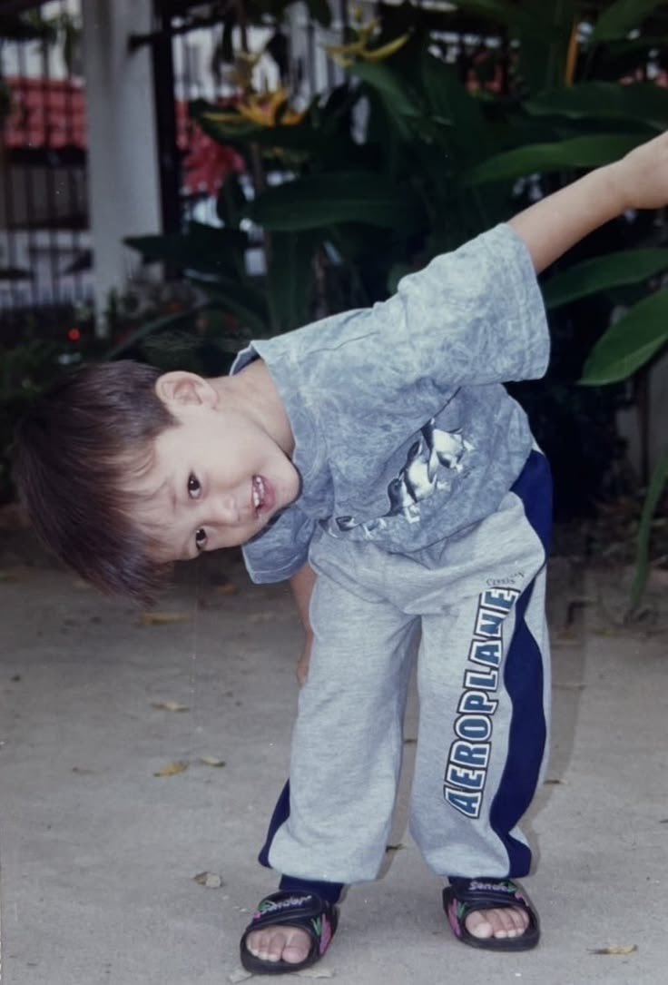 sunbunnyyy_'s tweet photo. 8.8.2026
Happy birthday, my dear Gawin 🤍

Sorry, I’m not good at expressing words but I just hope this year brings you endless happiness, good health, unforgettable memories, and countless reasons to smile. May you always be surrounded by people who love and appreciate you just- https://t.co/H1R0ZhAxBI