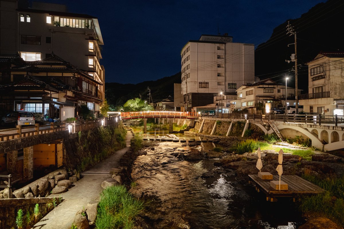 Ichiban_Japan's tweet photo. Le village thermal de Nagato Yumoto, dans la préfecture de Yamaguchi ♨️

Pas une destination grandiose, mais un lieu tranquille qui invite à se relaxer et à prendre le temps de découvrir la préfecture de Yamaguchi, dont les attraits sont encore peu connus. https://t.co/C28bb2ul40