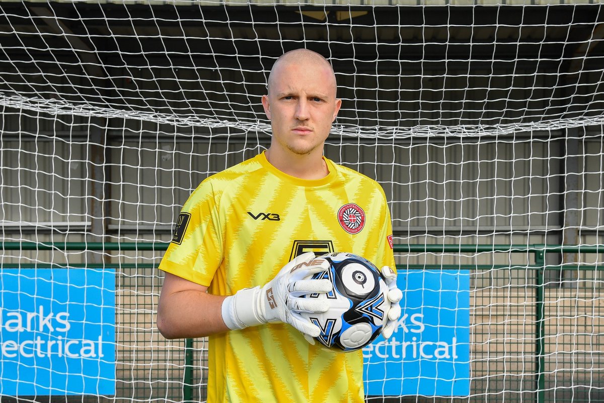 QuornAFC's tweet photo. We can’t forget the goalkeepers either!

Here’s one of our new goalkeeper kits!

#WeAreQuorn #QuornFC #TheMethodists⛪ #TheReds🔴 https://t.co/gOGqrSBrLv