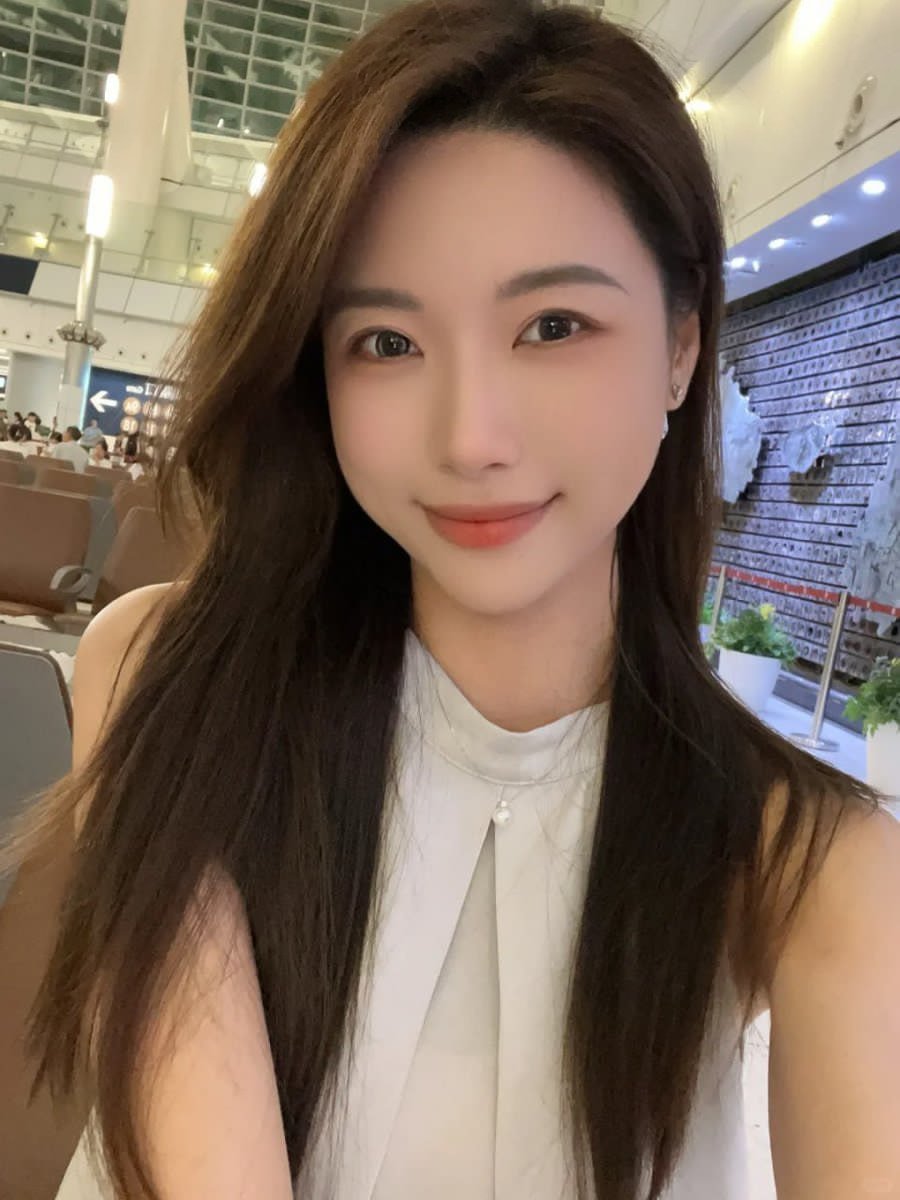 AMaci33's tweet photo. 再次打开这一页，依旧心潮澎湃～

其实上学的时候挺学渣的，高三那年脑子才变得开窍，上了大学后加努力地读书，我过六级和拿教资的时候我妈都惊呆了… https://t.co/pij4b8eB4C