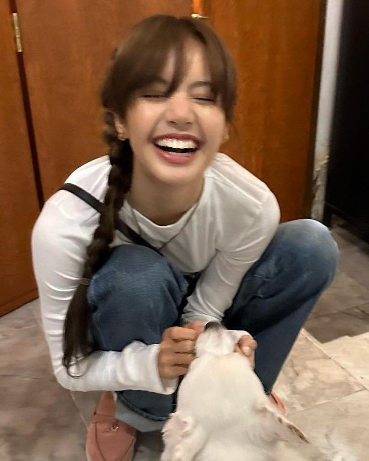 PHMoneyHeist's tweet photo. ALWAYS WITH LISA
#10YearsWithBP_LISA https://t.co/CXk3TAXDM0