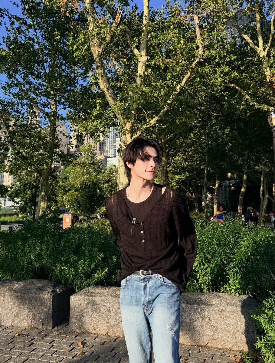 najaejaee14's tweet photo. Happy birthday sayanggg, aku bela2in disini engga ikut war diskon 8.8 demi meng ucapan selamat ulang tahun yg ke 27👏👏😍😍🥰🥰
#Xiojun #Wayv #XiojunDay #happyxiojunday https://t.co/eyFAF2vrvB