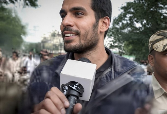 TheGautamDass's tweet photo. @kamaalrkhan @neha_aisa This is the brave nationalist student from Jharkhand who threw ink at the leftist Neha Bora. 🔥🔥

He said, "She came here to chant slogans of 'Azadi... Azadi', and we will not listen to such baseless slogans of freedom." 

Respect to that student. 🙌 https://t.co/D3cGrS3nB7