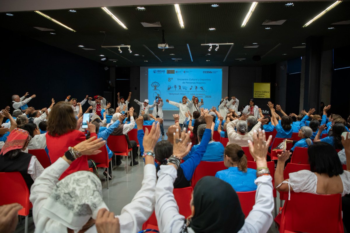 ccemx's tweet photo. 🎉 Así se vivió el 8.º Encuentro Cultural y Deportivo de Personas Mayores "Rompiendo Mitos".

El CCEMx se llenó de energía, sonrisas y entusiasmo durante una jornada en la que las personas mayores fueron las protagonistas. A través de actividades culturales y deportivas, las y los asistentes compartieron experiencias, fortalecieron vínculos y demostraron que la participación, el aprendizaje y el disfrute no tienen edad. 💃🏽🕺