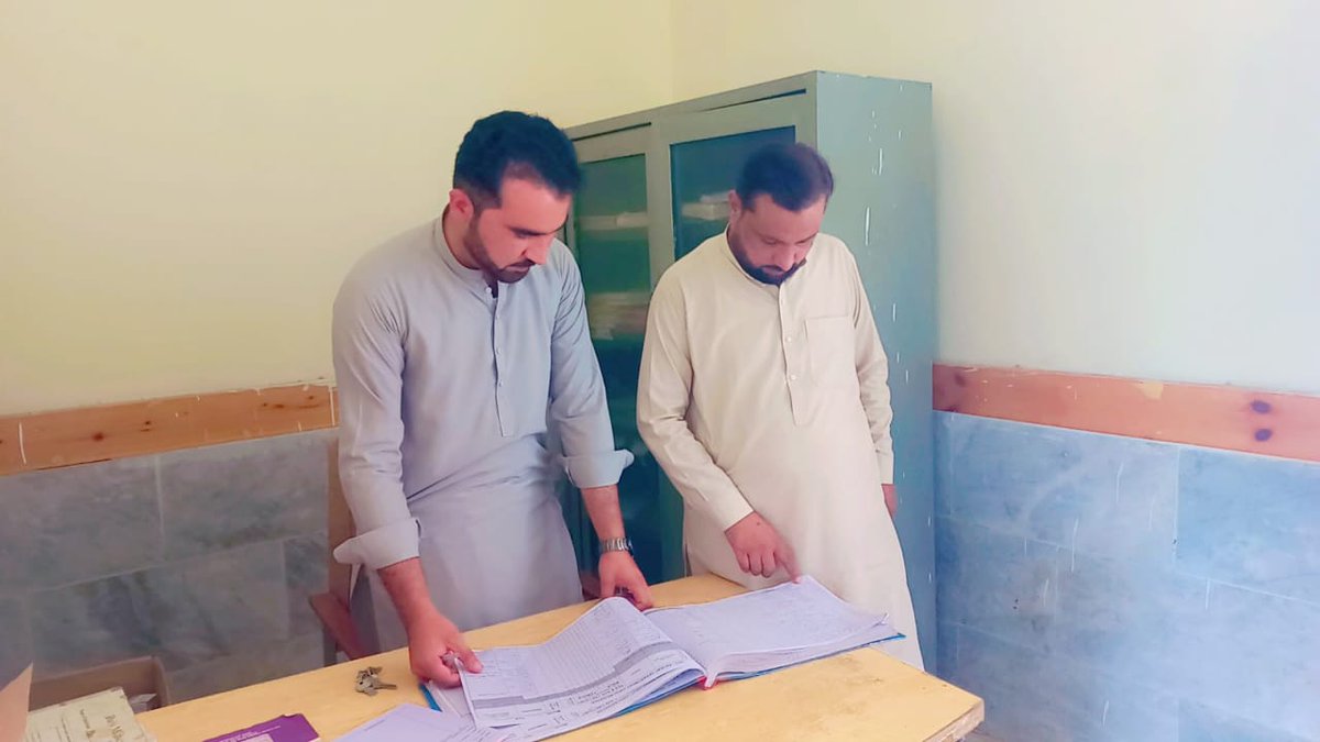 dc_mohmand's tweet photo. ڈپٹی کمشنر مہمند کیپٹن (ر) بلال شاہد راؤ کی ہدایات پر ایڈیشنل اسسٹنٹ کمشنر بائزئی نے آر ایچ سی تحصیل خویزئی کا دورہ کیا۔ عملے کی حاضری، ادویات کی دستیابی اور لیبارٹری کا معائنہ کیا گیا؛ تمام اراکین حاضر، ادویات دستیاب اور لیبارٹری فعال پائی گئی۔ https://t.co/fKTWLkc1m7