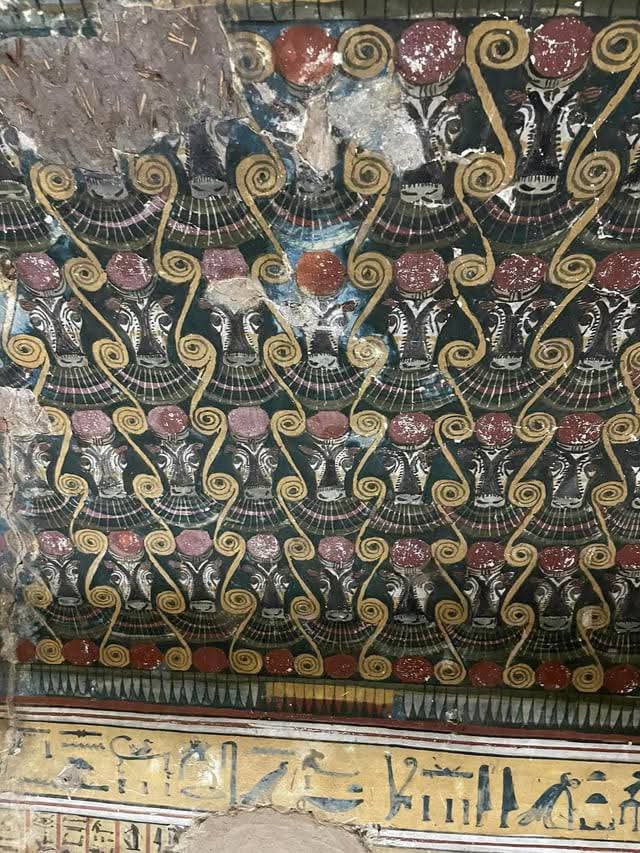 Ma_Mostafa12's tweet photo. بعض اسقف مقابر ومعابد القدماء المصريين من آلاف السنين 🇪🇬 https://t.co/vU76GUgUnQ