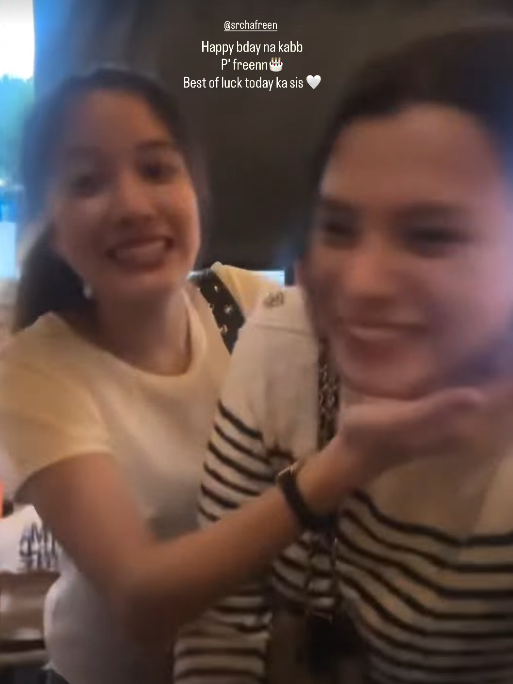 bbkhongphii's tweet photo. Freen can we have a chat even for a minute? 🤩

#ฟรีนเบค #FreenBecky https://t.co/caRbhPWOVj