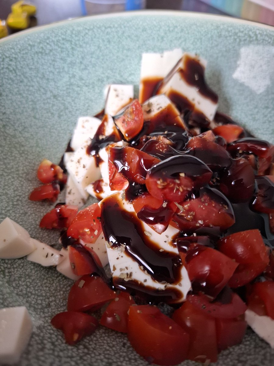 FunwithMackie's tweet photo. Desert ? 💁‍♀️🍑 #desert #sweet #spicy #heels https://t.co/TUagczGAbN