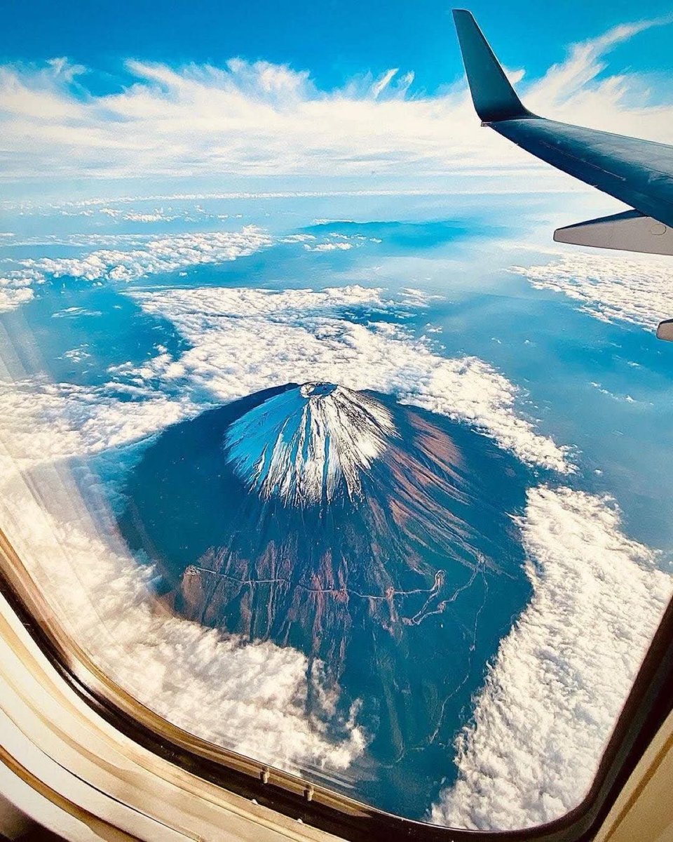 NightSkyToday's tweet photo. Space view of Mt. Fuji, Japan.😍 https://t.co/C8wkfrzvm0