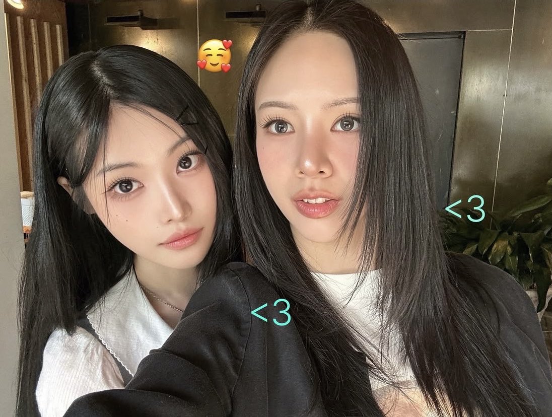 eixyyel's tweet photo. Heejin-Eunchae photos😍

they loook saur good tgt bruh. we need a confirmation

#StandBIMe https://t.co/FX719SWRYr