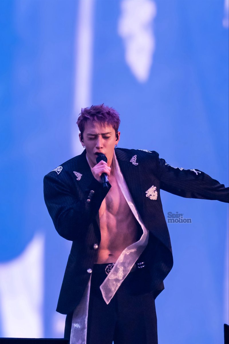 spinmotion_ws's tweet photo. 260729 

🔥🔥
#방찬 #BangChan #스트라이키즈 #StrayKids방찬 #Run_It_Seoul https://t.co/e1mZ53E0O3