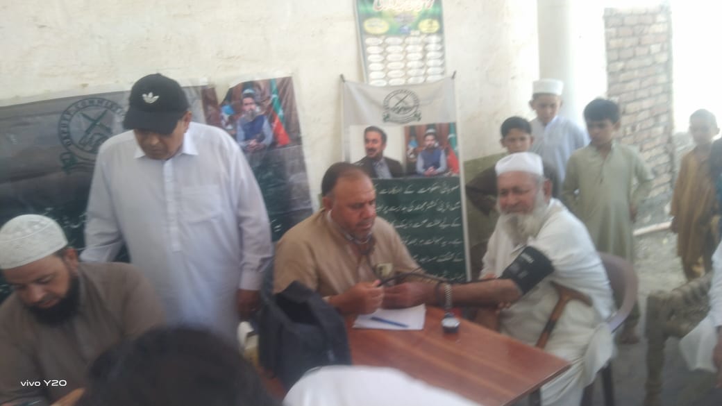 dc_mohmand's tweet photo. ضلعی انتظامیہ مہمند نے آج مسجد عمر فاروق، غلنئی، تحصیل حلیم زئی میں فری ہیلتھ ڈیسک قائم کیا۔ طبی ٹیم نے مریضوں کا معائنہ، بلڈ شوگر، بلڈ پریشر اور دیگر امراض کی مفت اسکریننگ کی۔ شرکاء نے اقدام کو سراہا؛ ڈیسک پرامن ماحول میں کامیابی سے مکمل ہوا۔ https://t.co/C3OVioo36M