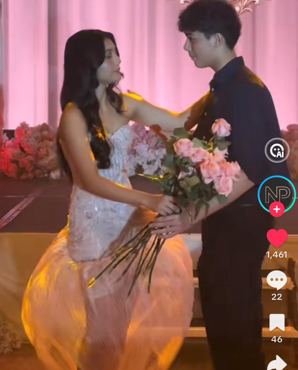 EverVyne's tweet photo. Mag bestfriend nga kayo Heath and Geo.
Sino ba ang nagturo sa inyo na sa balikat ang hawak??? HAHAHAH https://t.co/T51MNF9VTt