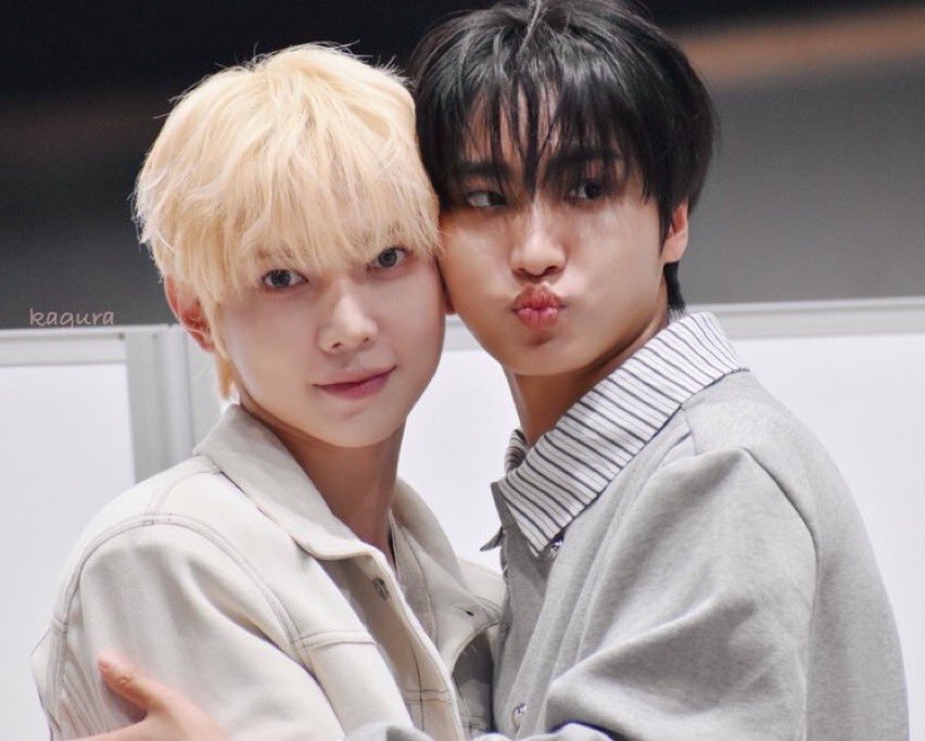 seaforests's tweet photo. they are so precious i could cry 😭 mama bun and baby pup https://t.co/d3rXb2mYRn