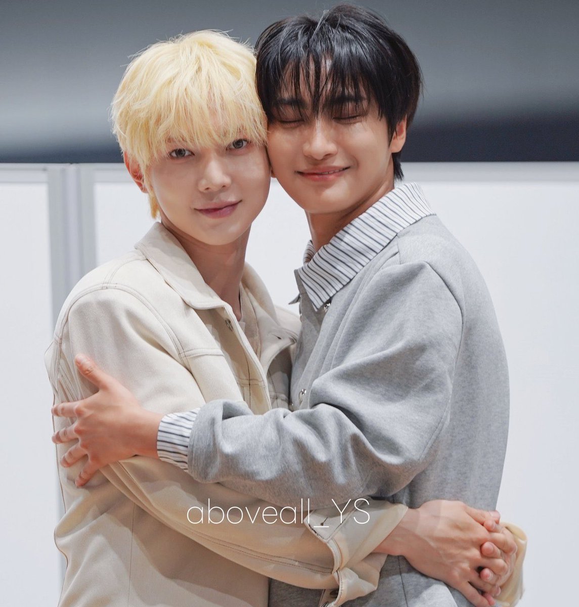 seaforests's tweet photo. they are so precious i could cry 😭 mama bun and baby pup https://t.co/d3rXb2mYRn