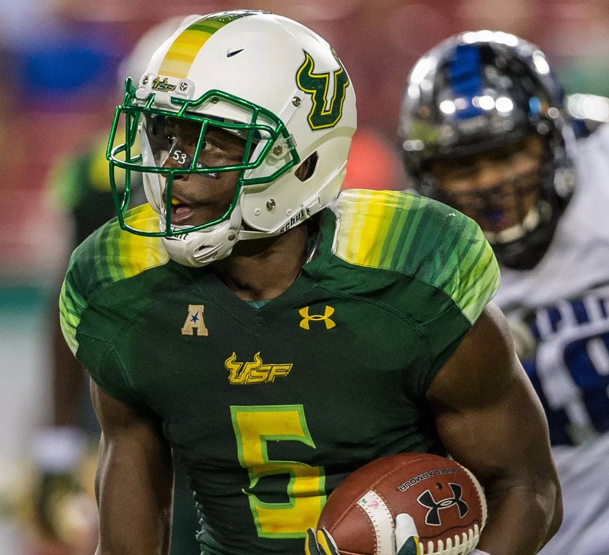J_South_Da_4th's tweet photo. In 2014 USF released the “SoFlo” style of jerseys. With a classic green and yellow instead of a modern green and gold, along with its signature gradient pattern. The jersey style was used across all sports before being replaced with slime. What did you think of these uniforms? https://t.co/mZE3DmcyuE