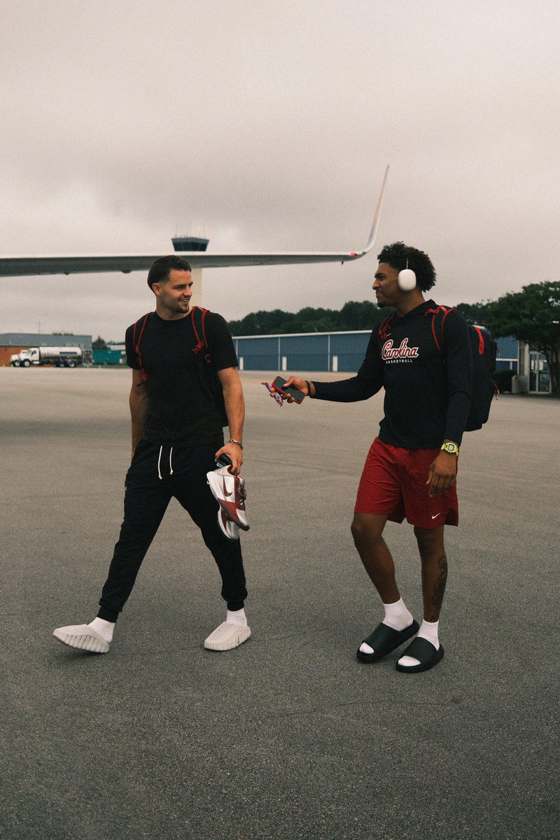 GamecockMBB's tweet photo. On island time for the next few days π€ https://t.co/siJNDcHDjF