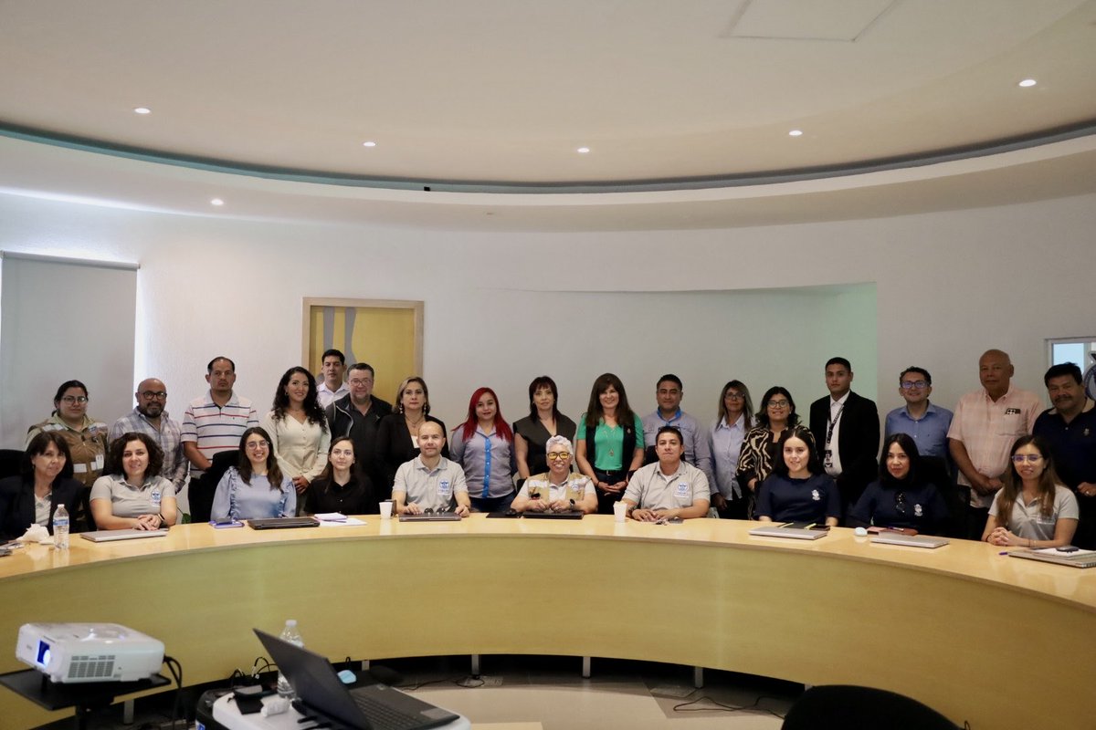 iplanegente's tweet photo. Nos reunimos con Purísima del Rincón, Romita y Silao.

Les compartimos⚙️herramientas para que sus procesos de participación social🤝 y prospectiva↗️ sean más sencillos aprovechando la tecnología💻 e inteligencia artificial🤖 para actualizar sus Planes Municipales de Desarrollo📑. https://t.co/YpbwHArGAH