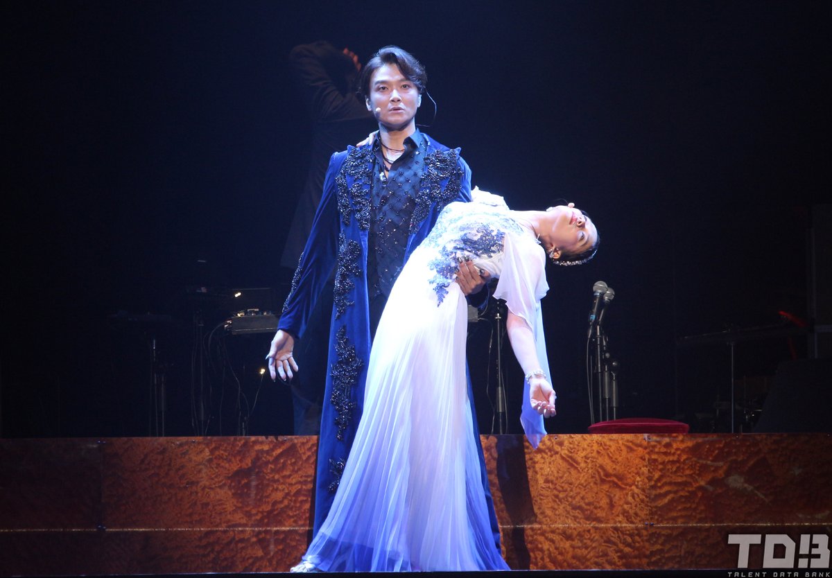 talent_databank's tweet photo. 『New HISTORY COMING ARENA LIVE -The Imperial Theatre Symphony-』開幕！

堂本光一＆井上芳雄ら豪華キャストが夢の競演で帝劇の歴史を紡ぐ
『エリザベート』『Endless SHOCK』スペシャルメドレーも 

▼ゲネプロ写真多数
https://t.co/1BhzHOG5wx 

#帝コン https://t.co/SfZVWN7inr