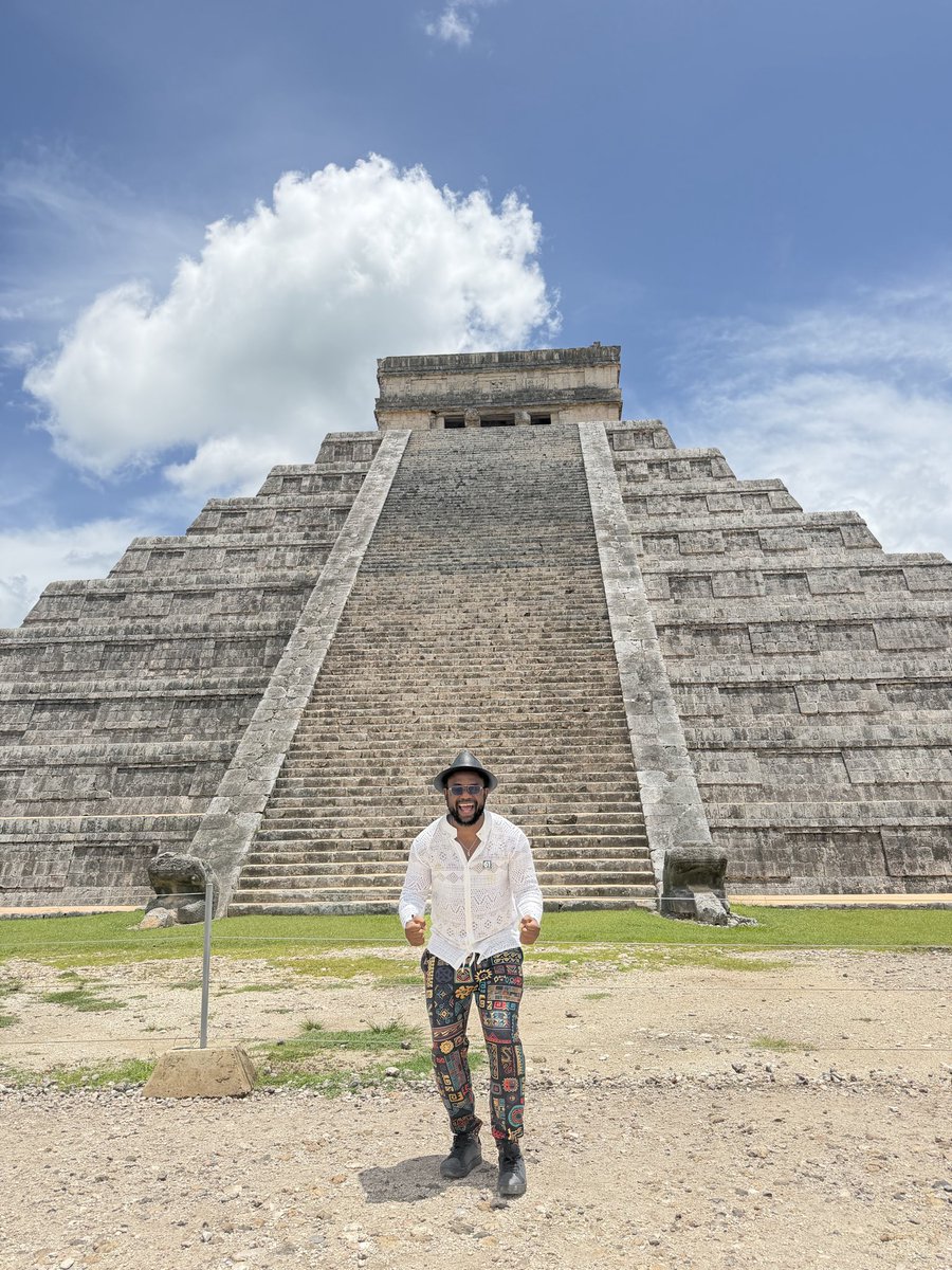 wakawaka_doctor's tweet photo. POV : There are 7 wonders of the world. This is my 5th. 

📍Chichen itza https://t.co/9gRoi95JCl